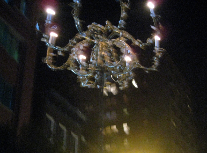 aa_vhp_2008_62_chandelier.jpg